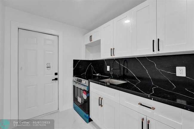 Foto del edificio - 5310 NW 16th St