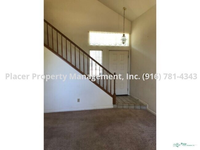 Building Photo - 641 K St