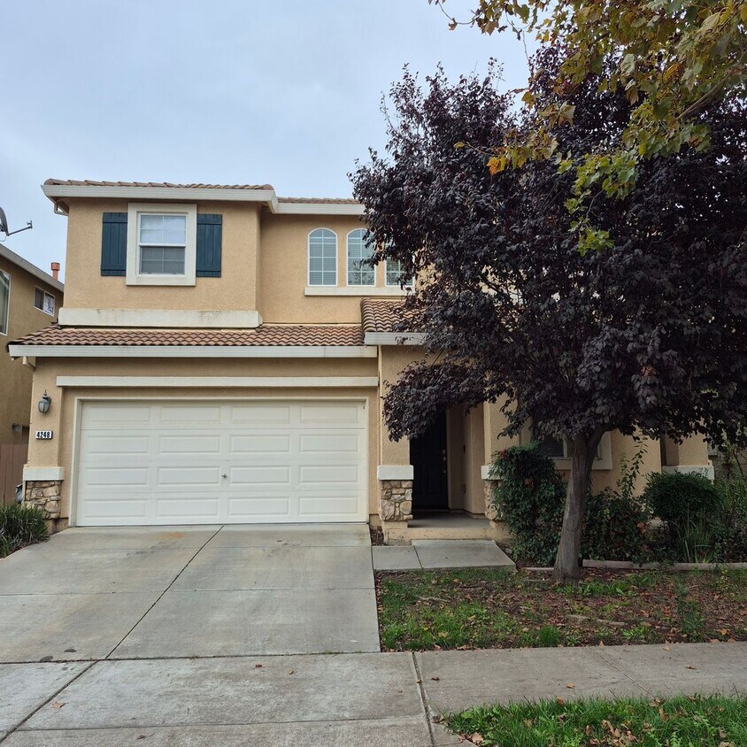 Foto principal - Natomas Home available for Speedy Move in.