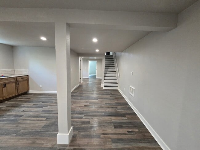 Building Photo - 1214 20th Ave