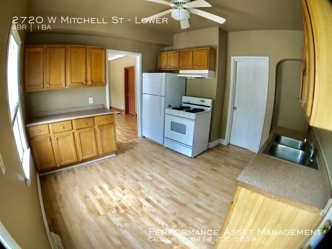 Building Photo - 4 bedroom in Milwaukee WI 53215