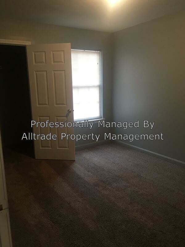 Building Photo - 10000 Snively Ave