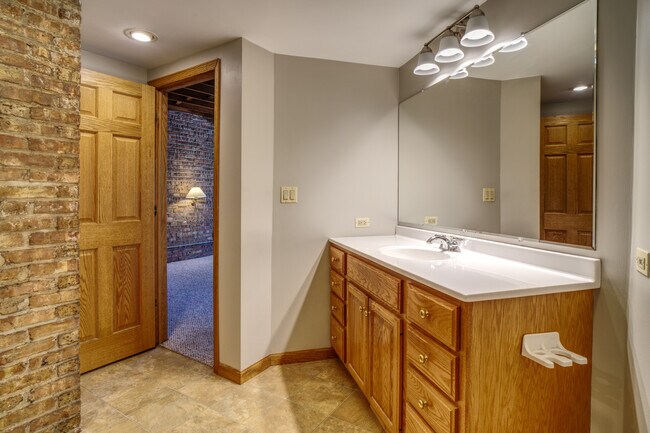 Large Bathroom off bedroom - 112 E Burlington Ave