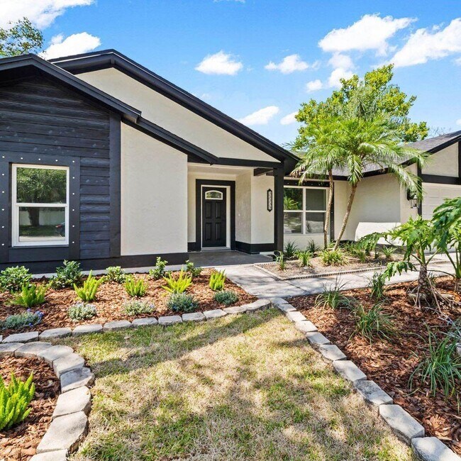 Building Photo - 12335 Yellow Rose Cir