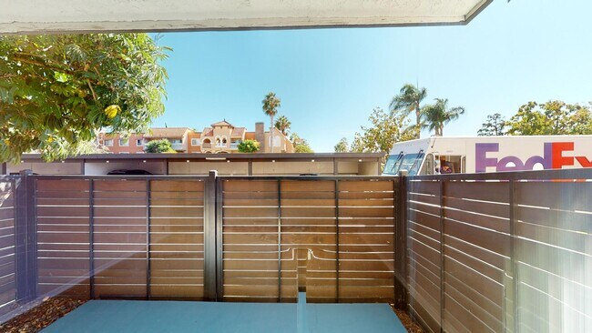 Interior Photo - Huntington Vista
