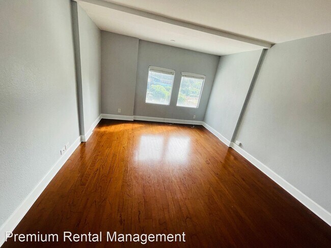 Building Photo - 1 br, 1 bath House - 151 E. Washington St.