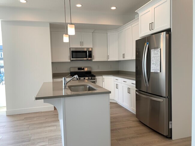 SS appliances - 145 E Verdon Ct