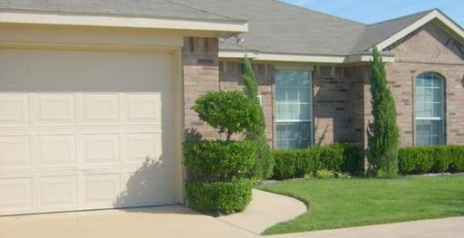 Primary Photo - 815 Nandina Way