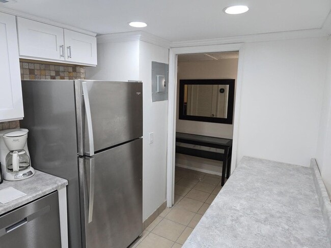 Photo - 3150 N Palm Aire Dr Apartment