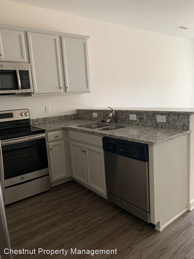 Building Photo - 3 br, 2 bath House - 45 Dresser Lane