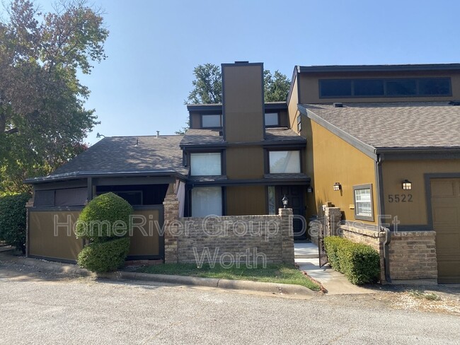 Foto del edificio - 5522 Willow Cir