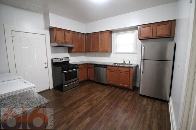 Foto del edificio - 243 Valley Ave NW