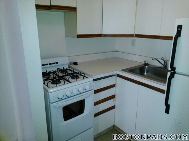 Building Photo - 153 Brighton Ave