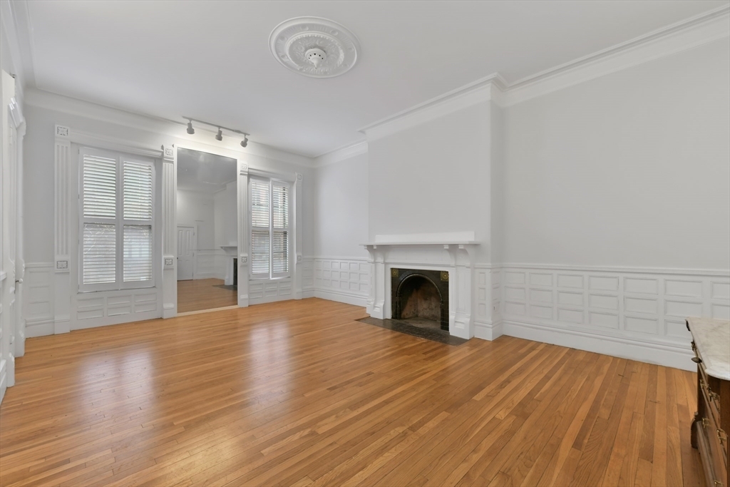 Primary Photo - 240 Marlborough St