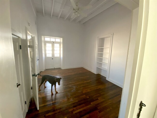 Building Photo - 306 San Bernardo Ave
