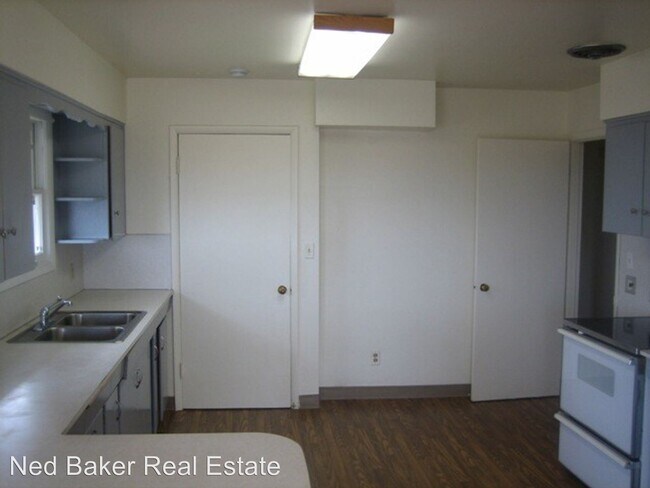 Foto del edificio - 3 br, 2 bath House - 1712 Doaks Ferry Rd. NW