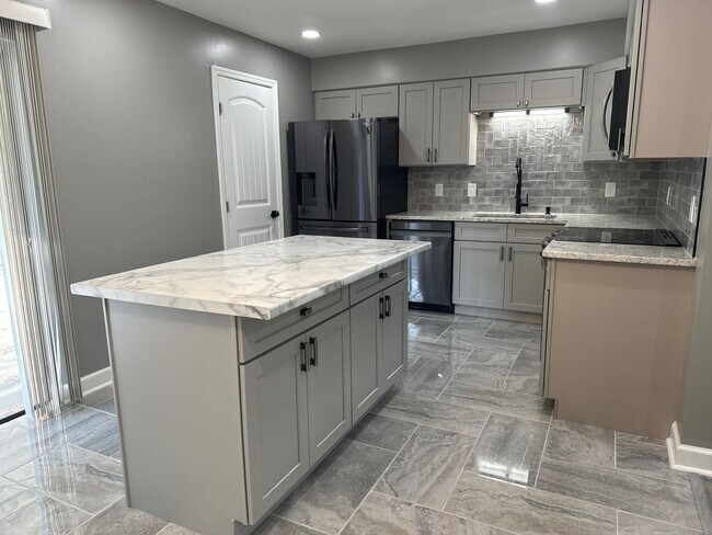 Building Photo - Discover your ideal home in the heart of c...