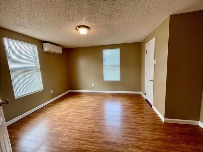 Building Photo - 2122 Stander Pl