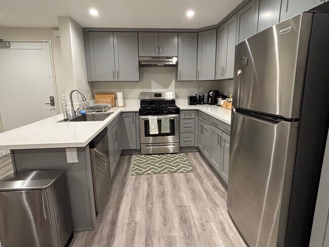 Cocina completa - 419 N Chandler Ave