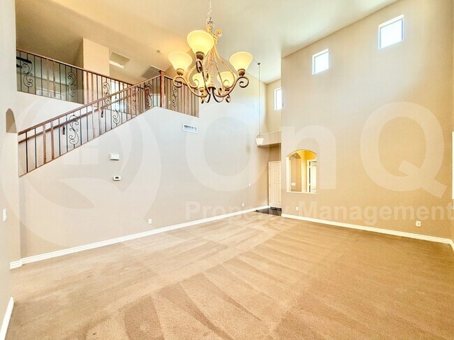 Foto del edificio - 16111 W Winslow Dr