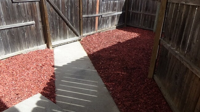 Building Photo - 701 Summerwood Ln