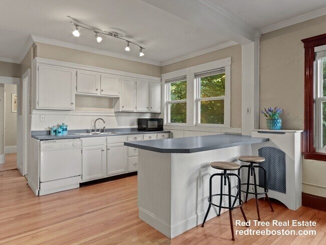 Photo - 195 South St Apartment