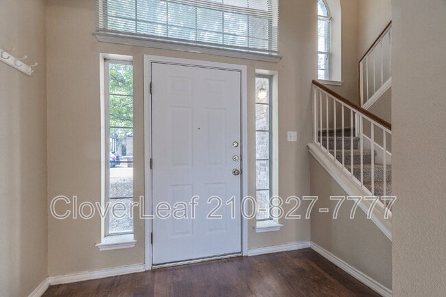 Building Photo - 7121 Lynn Lake Dr