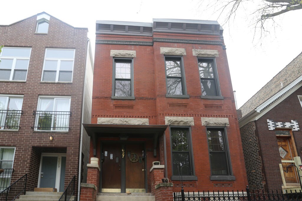 Primary Photo - 1627 N Winchester Ave