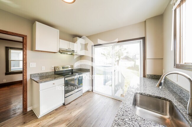 Building Photo - 206 Grafton St