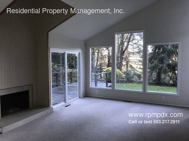 Foto del edificio - 3145 NW Cornell Rd