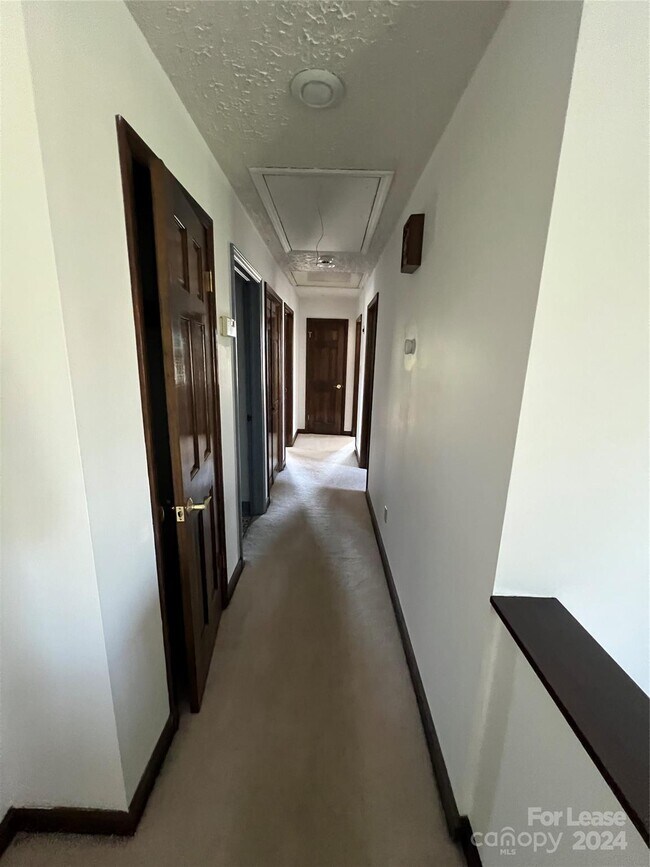 Building Photo - 607 Bluefield Rd