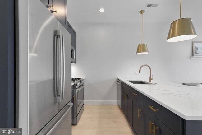 Foto del edificio - 664 Glick Ct NW