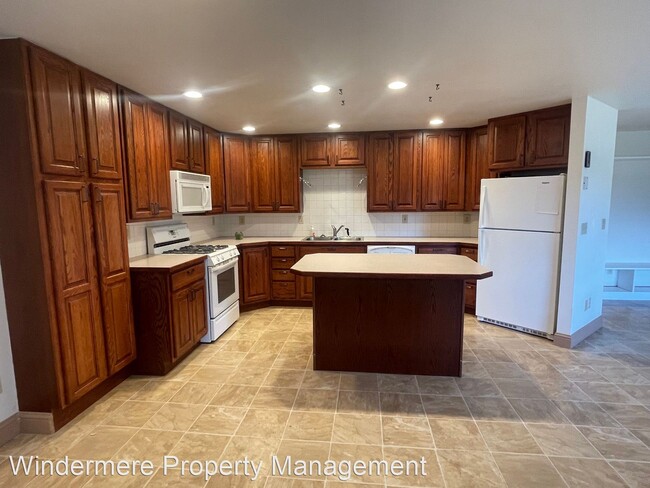 Building Photo - 2 br, 1 bath House - 12271 Schold Road NW