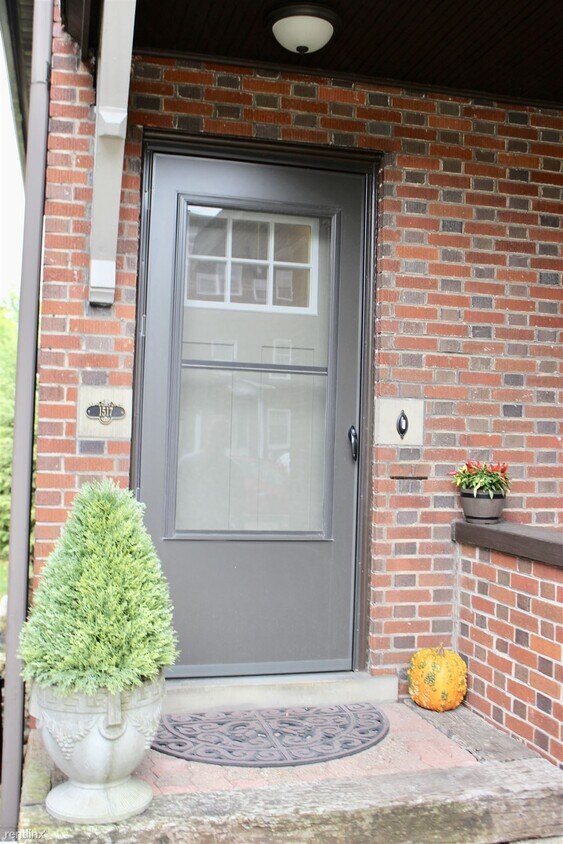 Foto principal - 1517 McFarland Rd