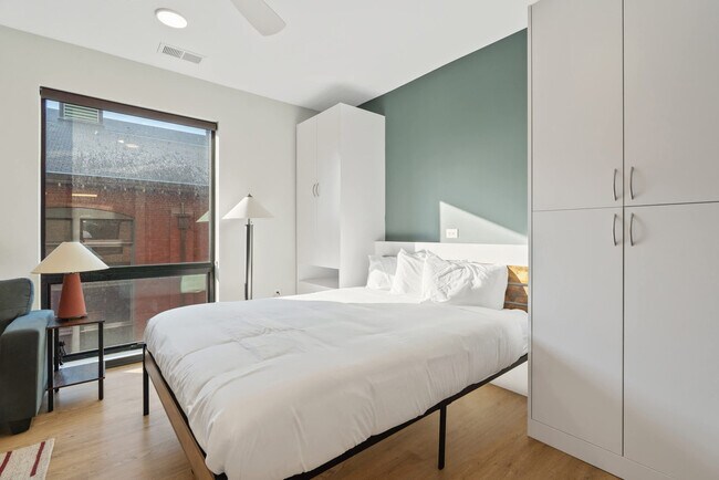 Building Photo - 423 E Michigan St