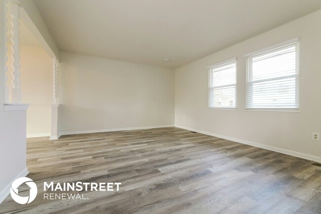 Building Photo - 10439 N Cherry Dr