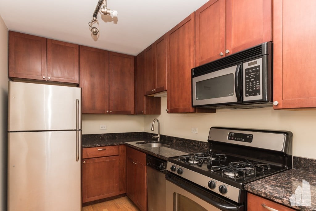 Photo - 625 W Wrightwood