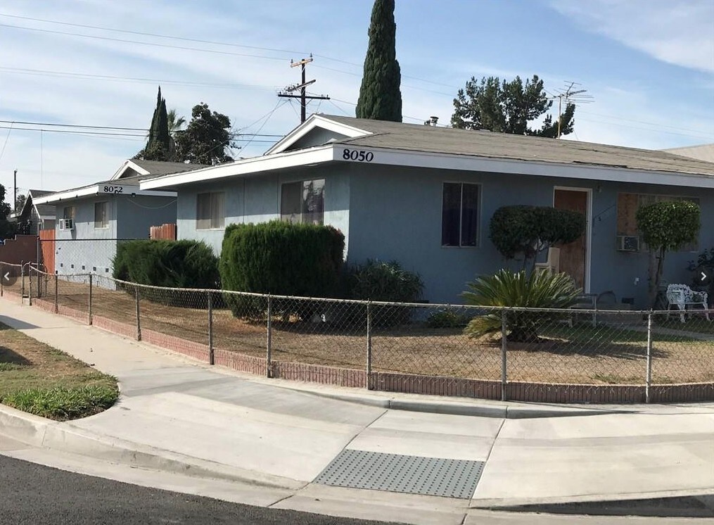 Building Photo - 8050 Comolette St