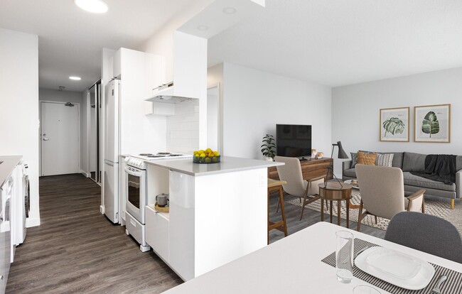 Building Photo - Central Plaza