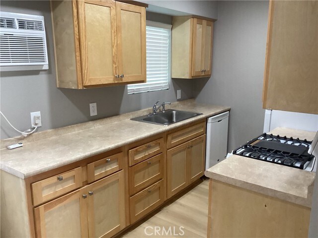 Foto del edificio - 3295 Rubidoux Blvd