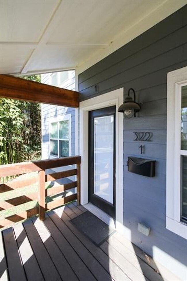 Building Photo - 322 W South St