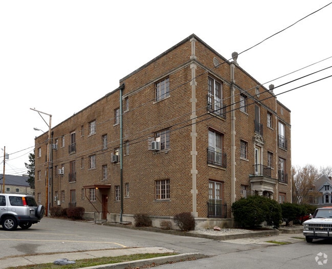 Building Photo - Flats at West End