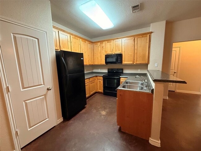 Building Photo - 121 Flat Creek Dr