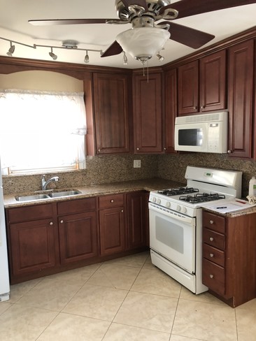 Foto del edificio - 8514 W Catalpa Ave