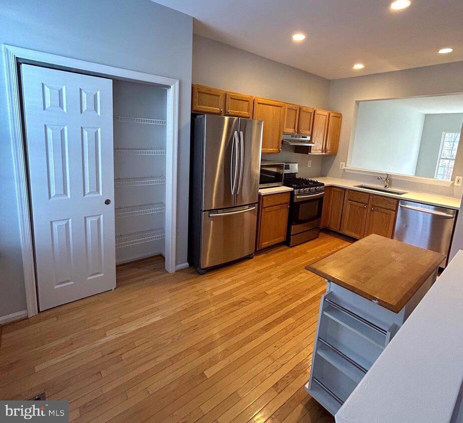 1214 Heritage Commons Ct, Reston, VA 20194 Townhome Rentals in Reston