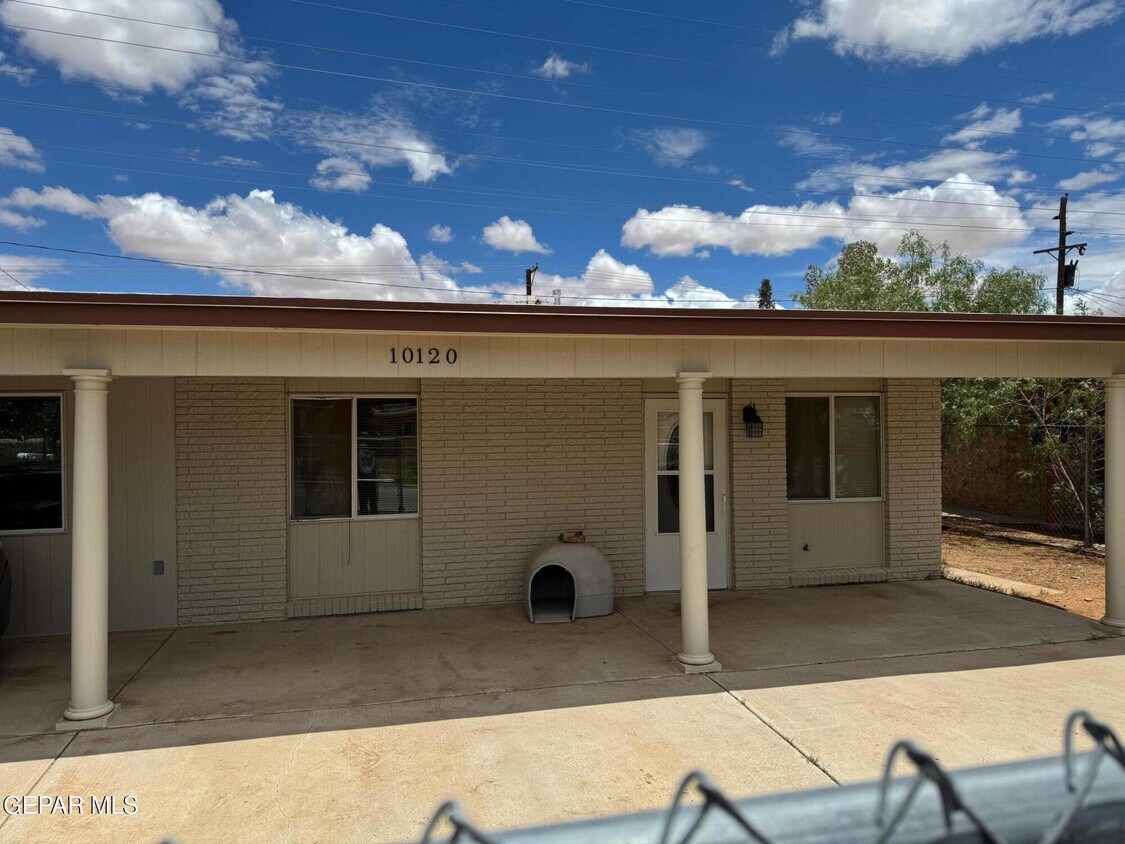 Foto principal - 10120 Shenandoah St
