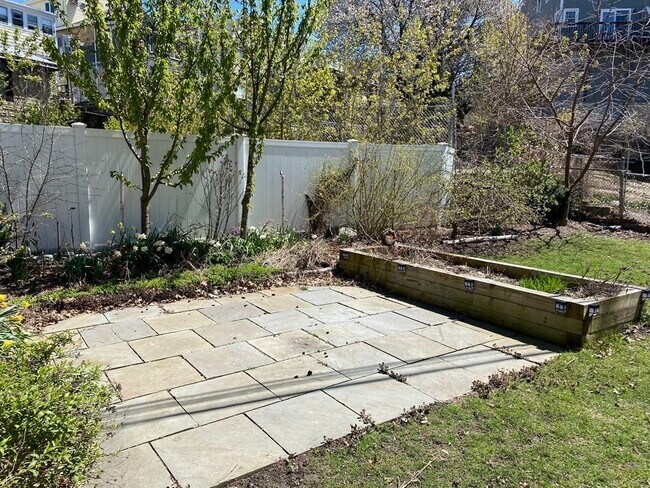 Building Photo - 392 Alewife Brook Pky