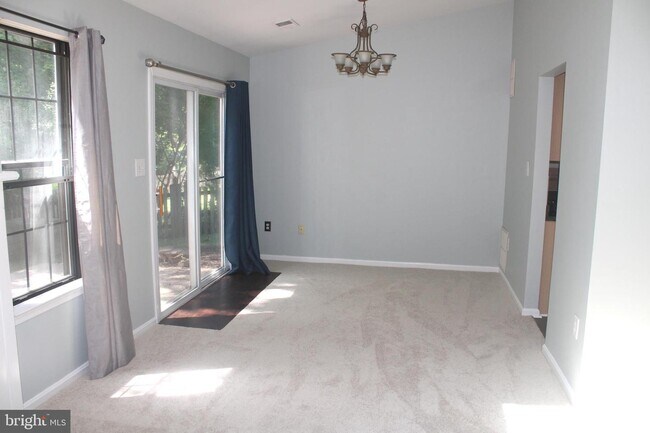 Building Photo - 7 McPherson Cir