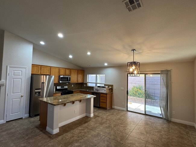 Building Photo - Great 1 story home 4br, 2bath, 2cg, RV gat...
