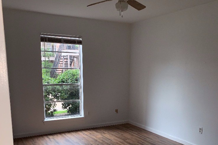 2nd bedroom - 9616 Long Point Rd
